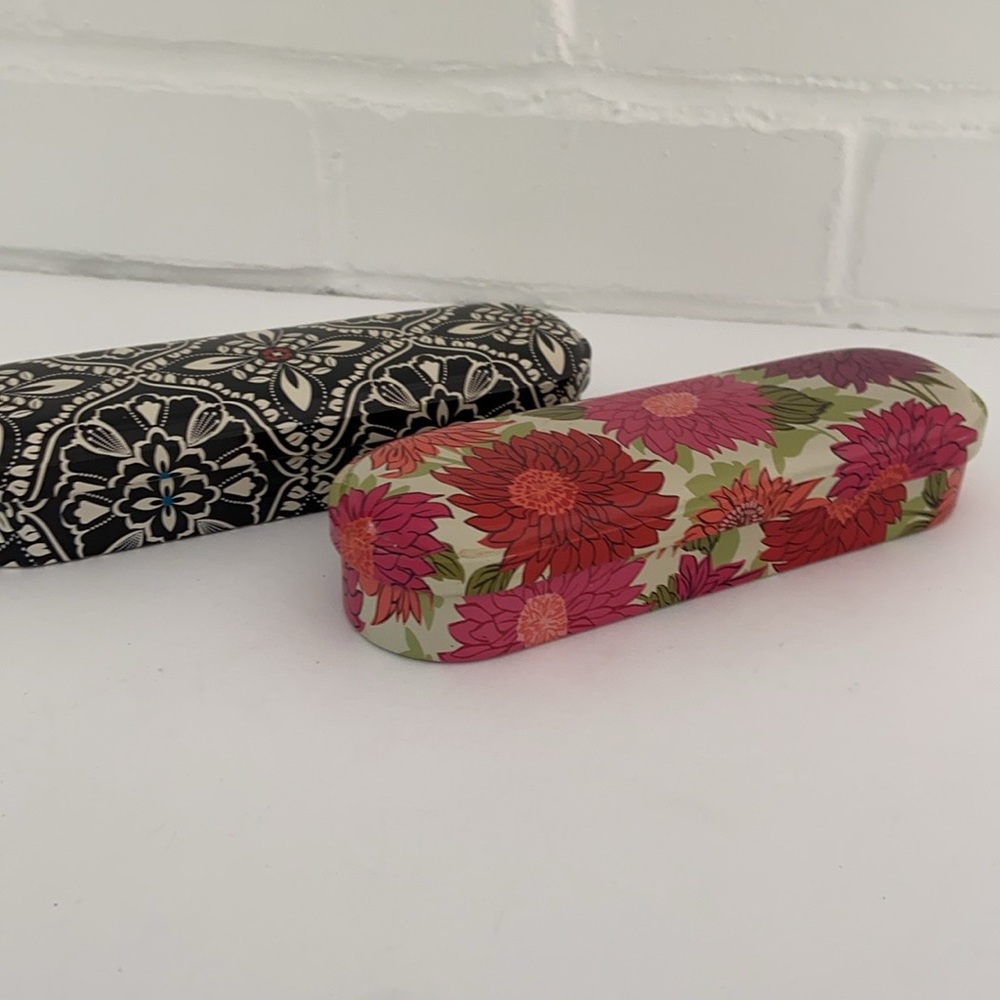 Set - Classic Vera Bradley Tin Pencil/Brush Case - Picture 2 of 10